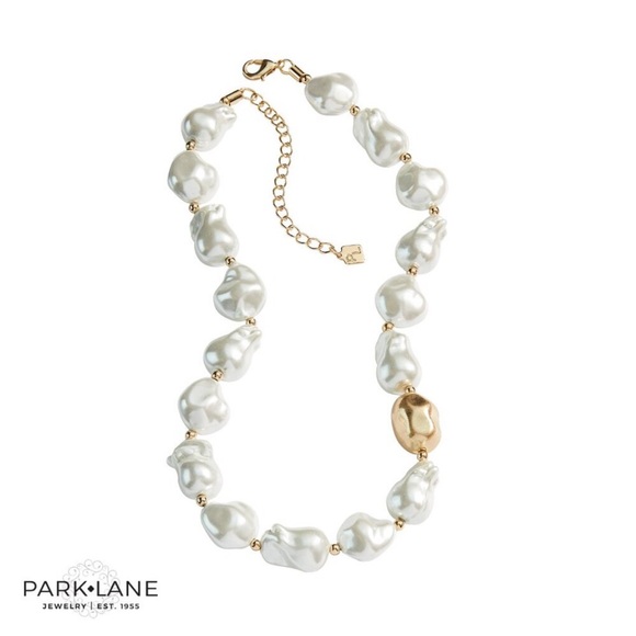 RETIRED 🤍NWT PARK LANE WINNIE Glass Pearl Necklace